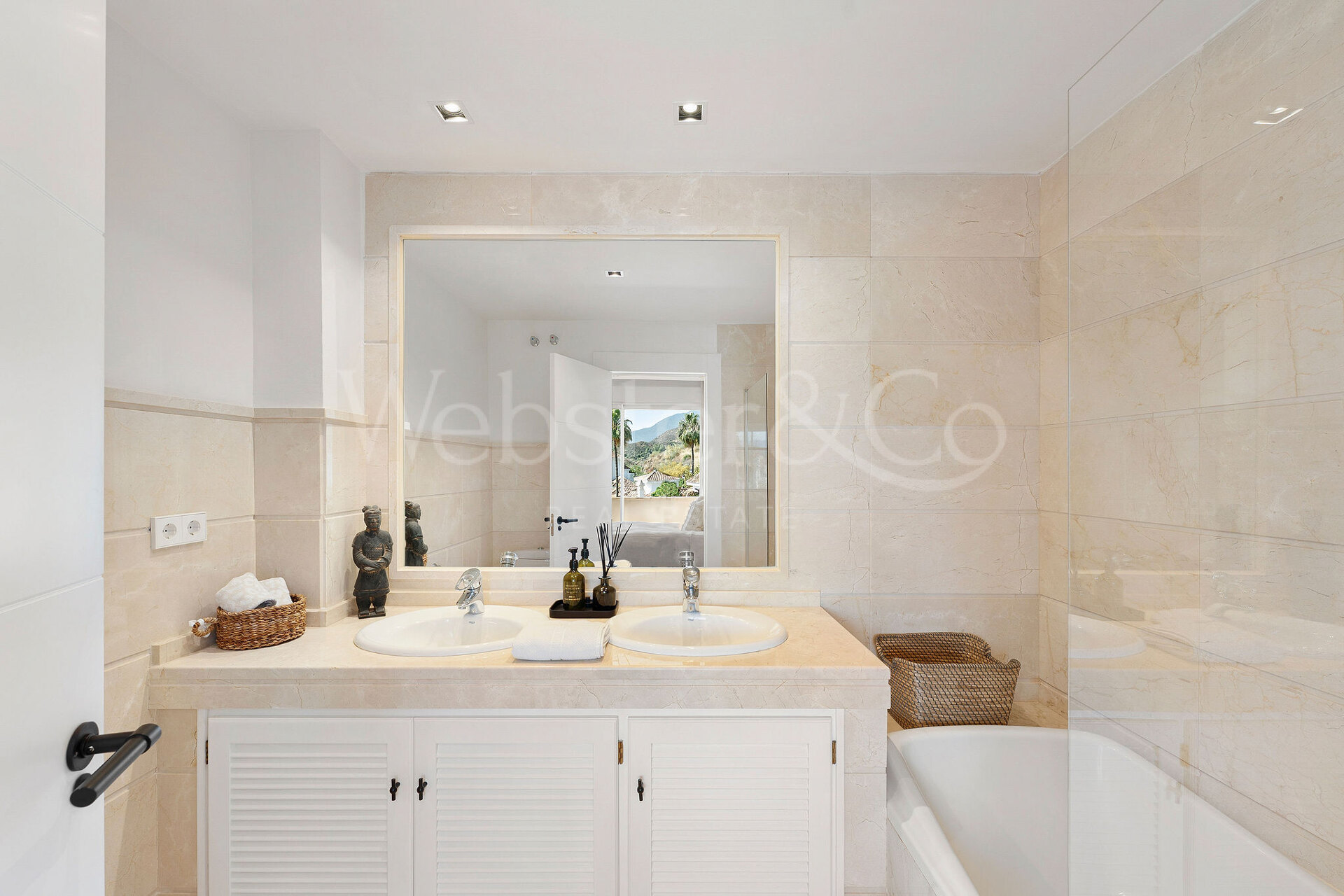 Apartment Phoenix - Elegancia Renovada, Nueva Andalucia