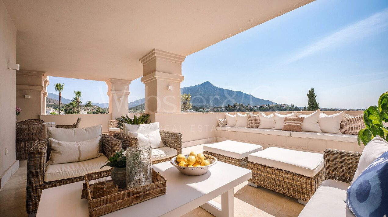 Apartment Phoenix - Renovated Elegance, Nueva Andalucia