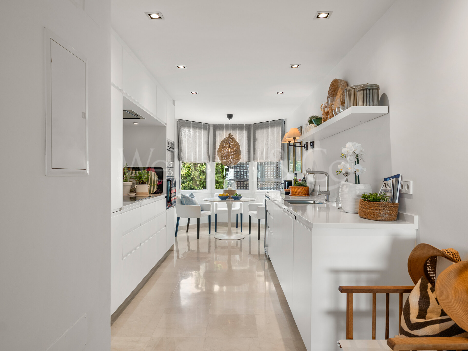 Apartment Phoenix - Elegancia Renovada, Nueva Andalucia
