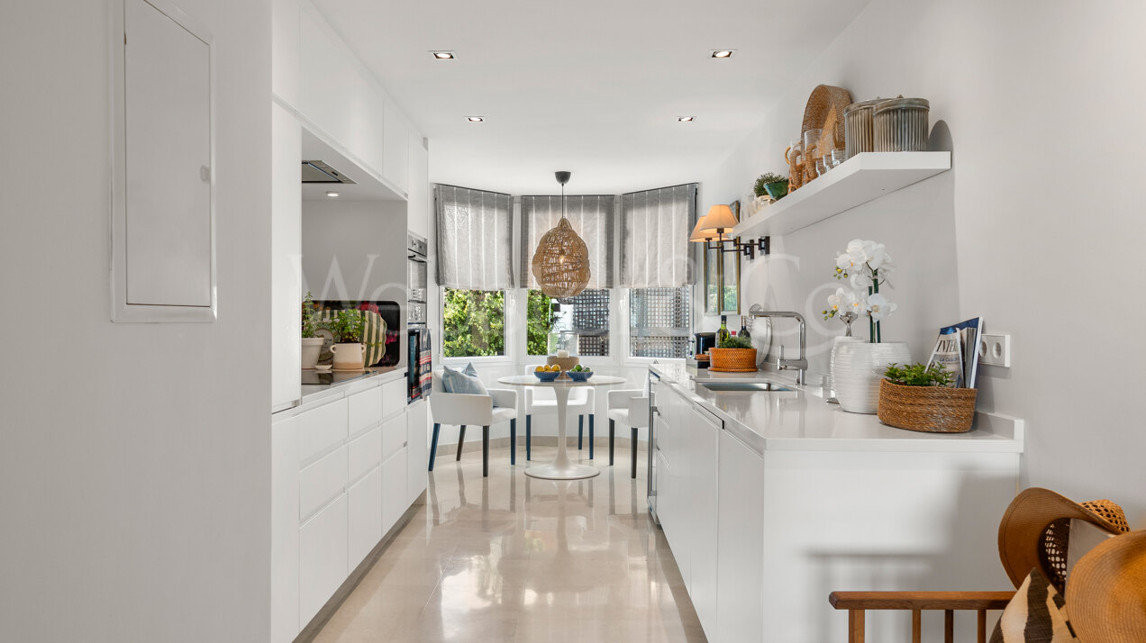 Apartment Phoenix - Renovated Elegance, Nueva Andalucia