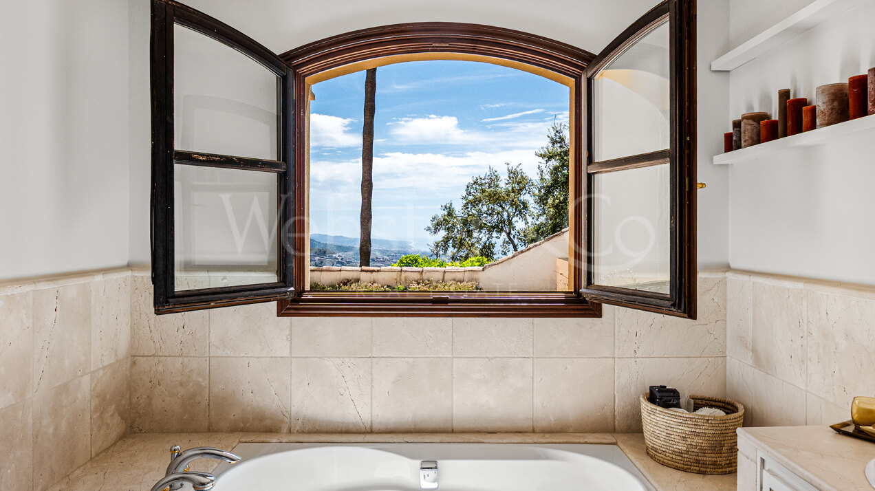 Villa Sylvan - Classical & Elegant Home, La Zagaleta