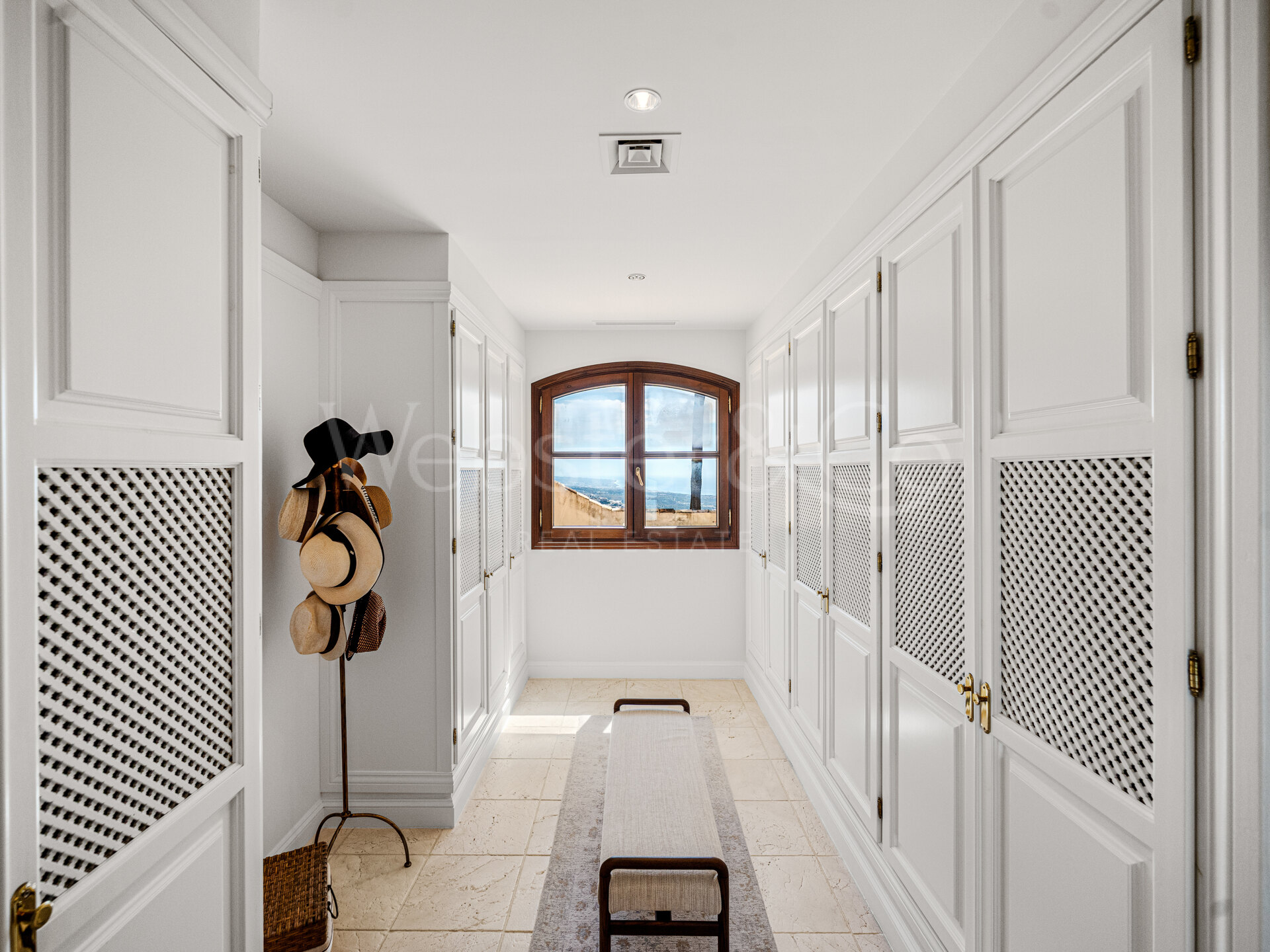 Villa Sylvan - Classical & Elegant Home, La Zagaleta