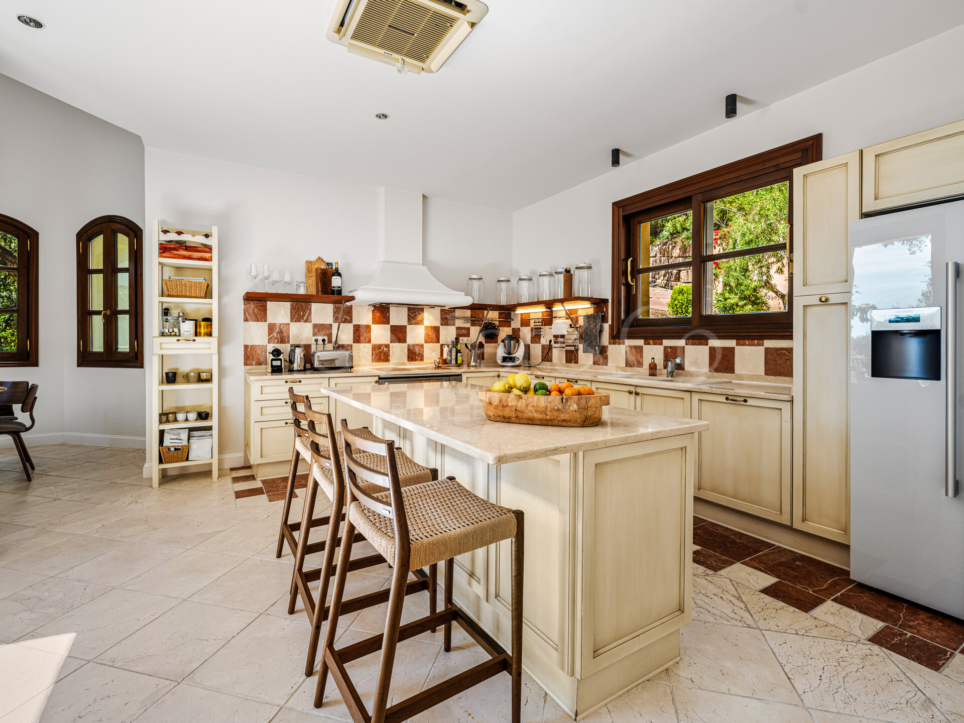 Villa Sylvan - Classical & Elegant Home, La Zagaleta