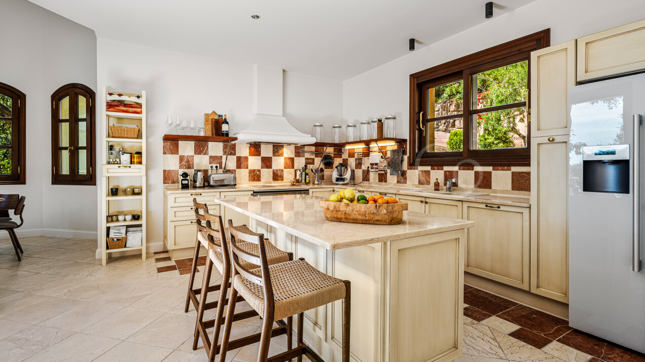 Villa Sylvan - Classical & Elegant Home, La Zagaleta
