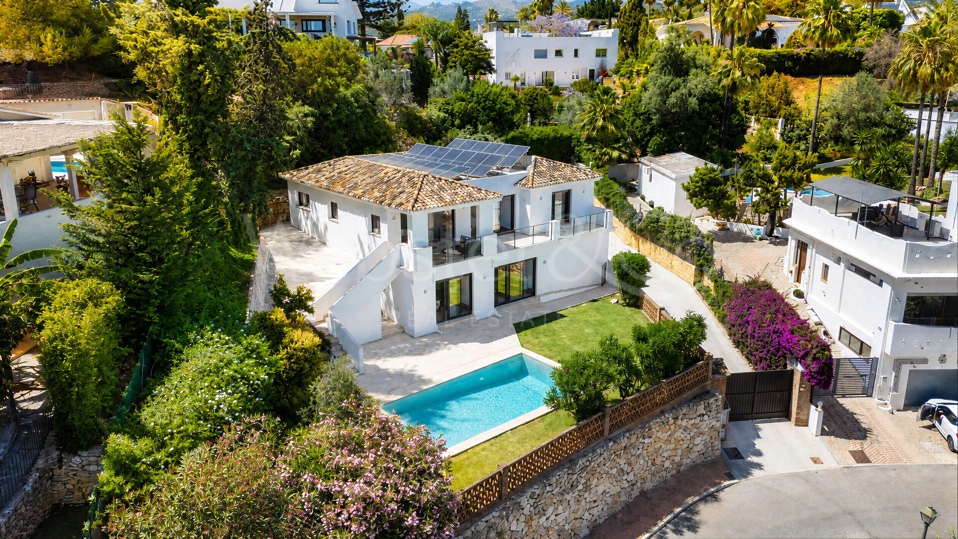 Villa Vera - Tranquil & Spacious Home in El Rosario