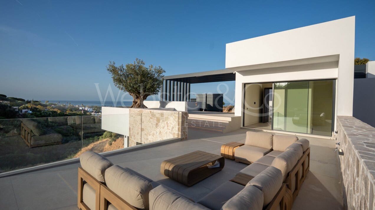 Villa Jade - Rare Opportunity in Marbella East
