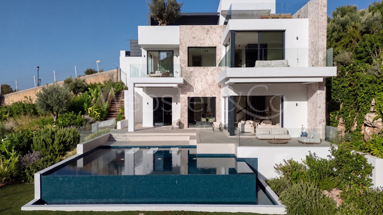 Villa Jade - Rare Opportunity in Marbella East