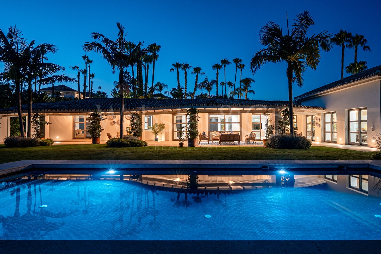 The Cerquilla Gardens - A Timeless Villa, Nueva Andalucia