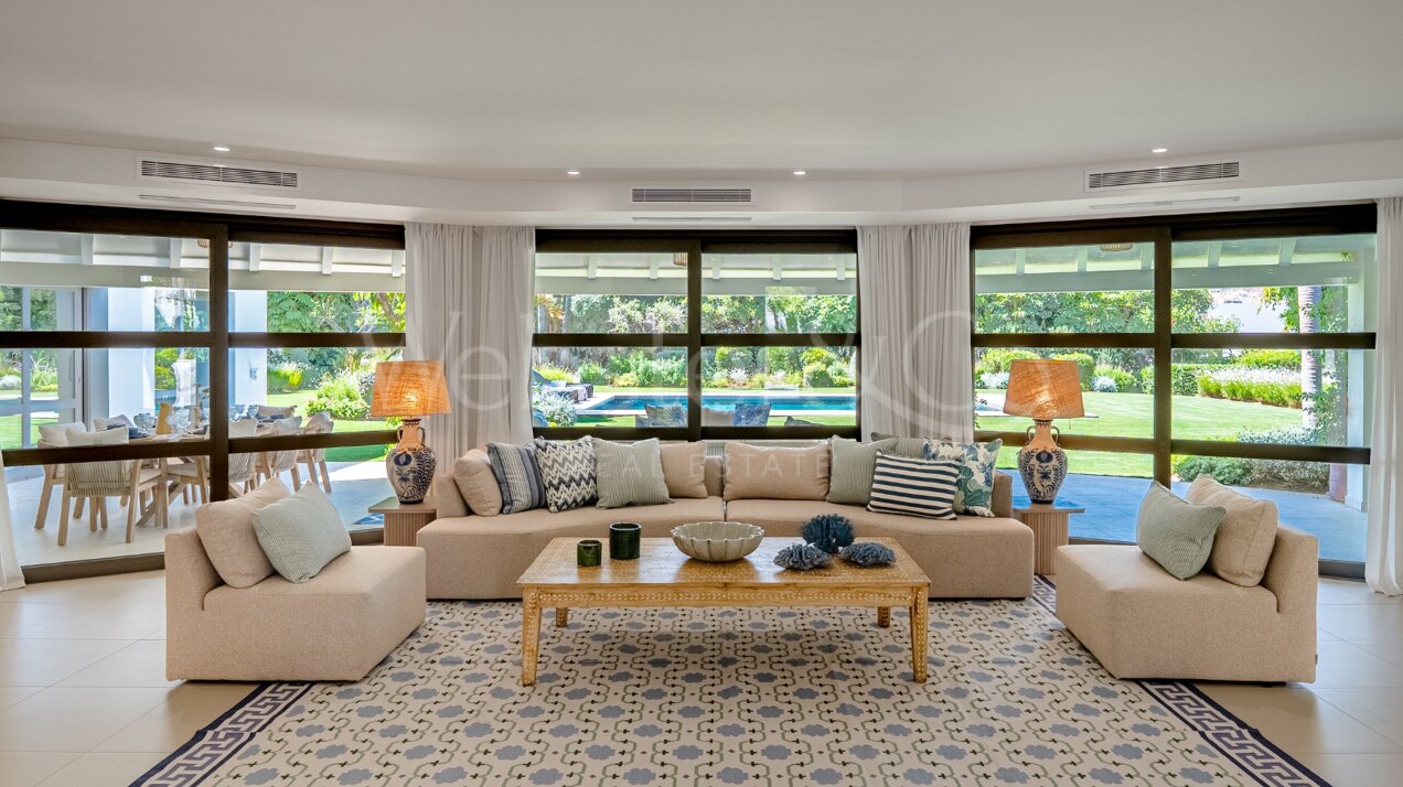 The Cerquilla Gardens - A Timeless Villa, Nueva Andalucia