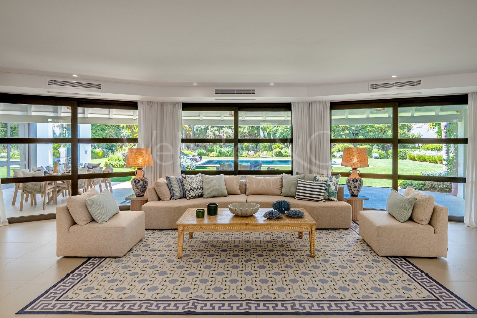 The Cerquilla Gardens - A Timeless Villa, Nueva Andalucia