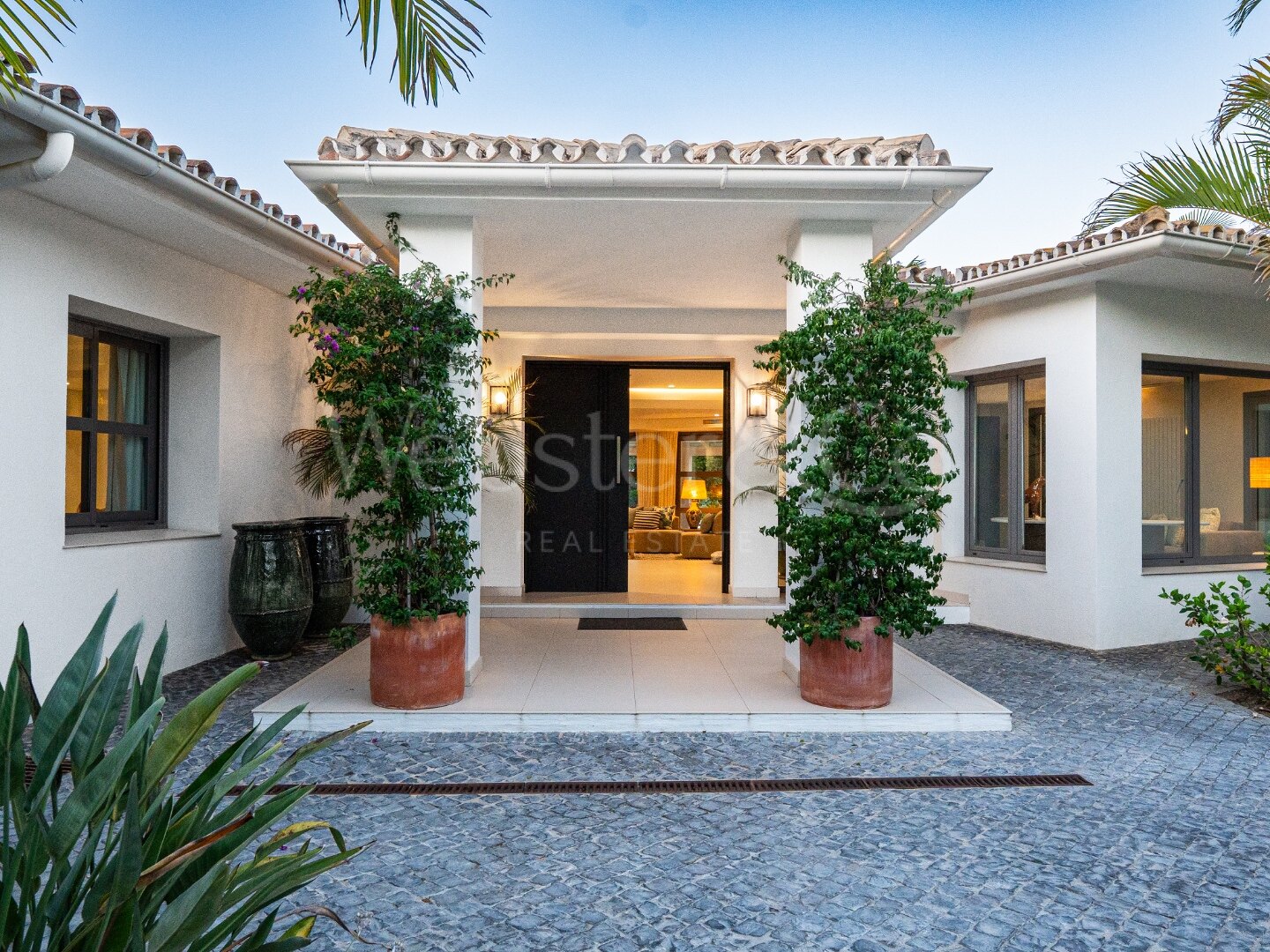 The Cerquilla Gardens - A Timeless Villa, Nueva Andalucia