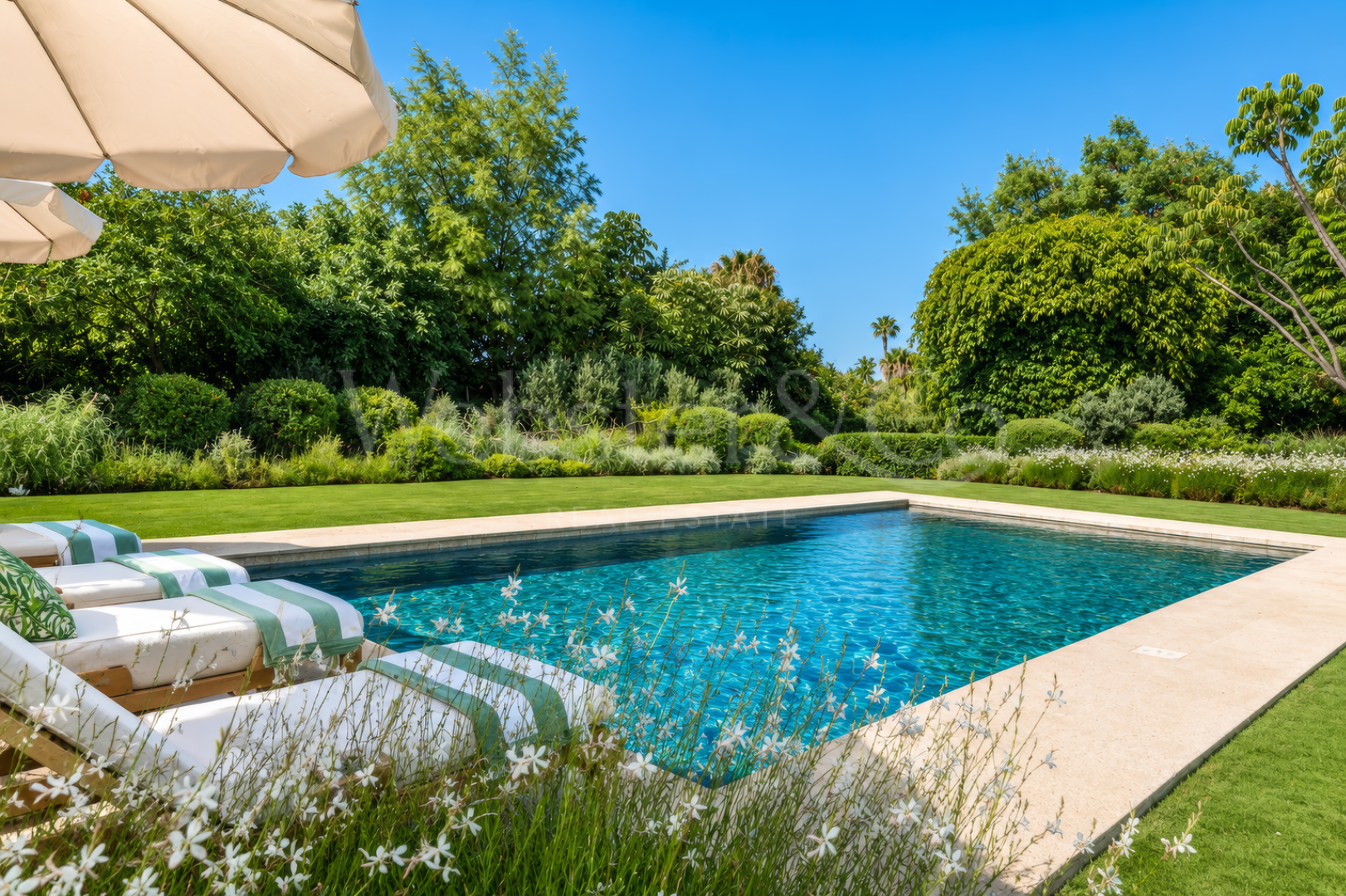 The Cerquilla Gardens - Una Villa Atemporal, Nueva Andalucía