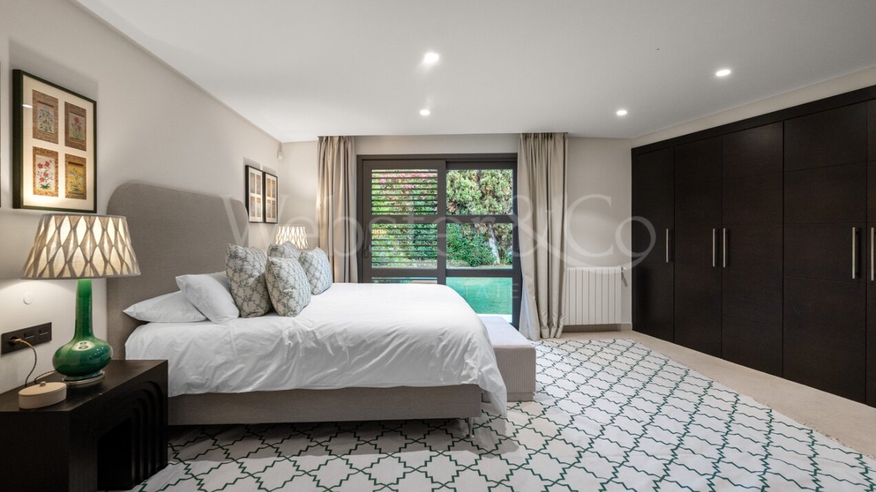 The Cerquilla Gardens - A Timeless Villa, Nueva Andalucia