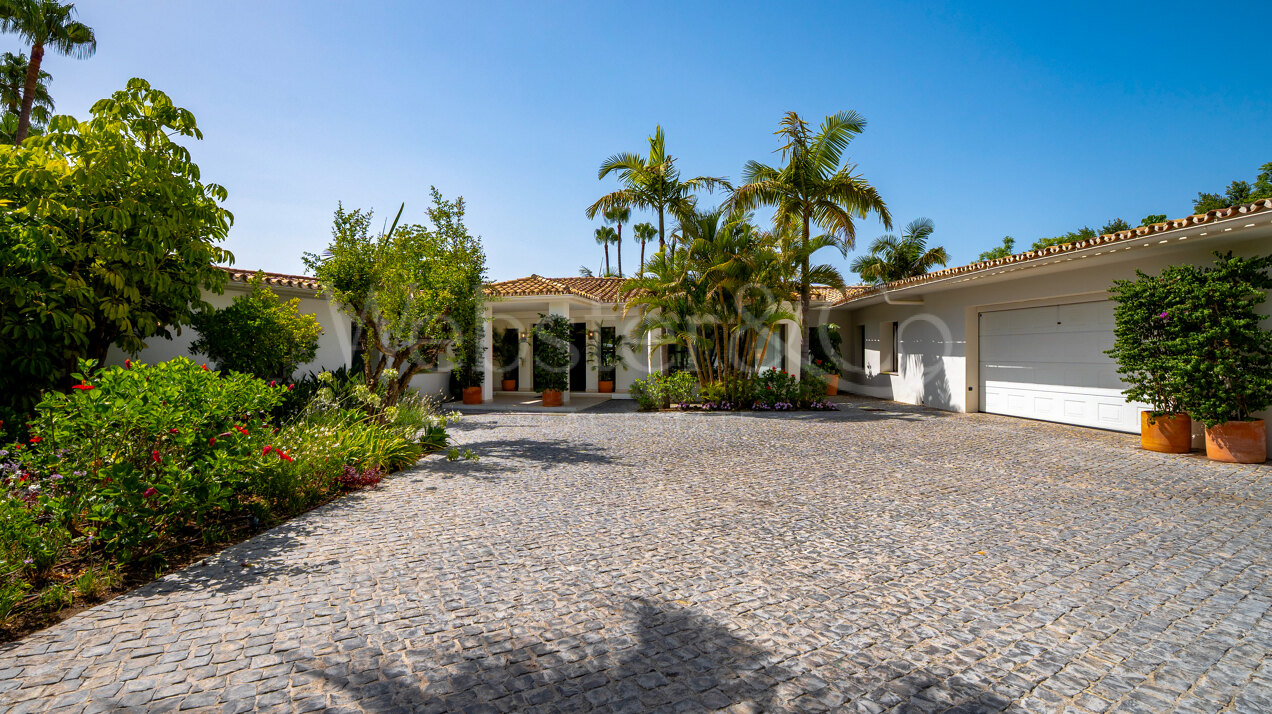 The Cerquilla Gardens - A Timeless Villa, Nueva Andalucia