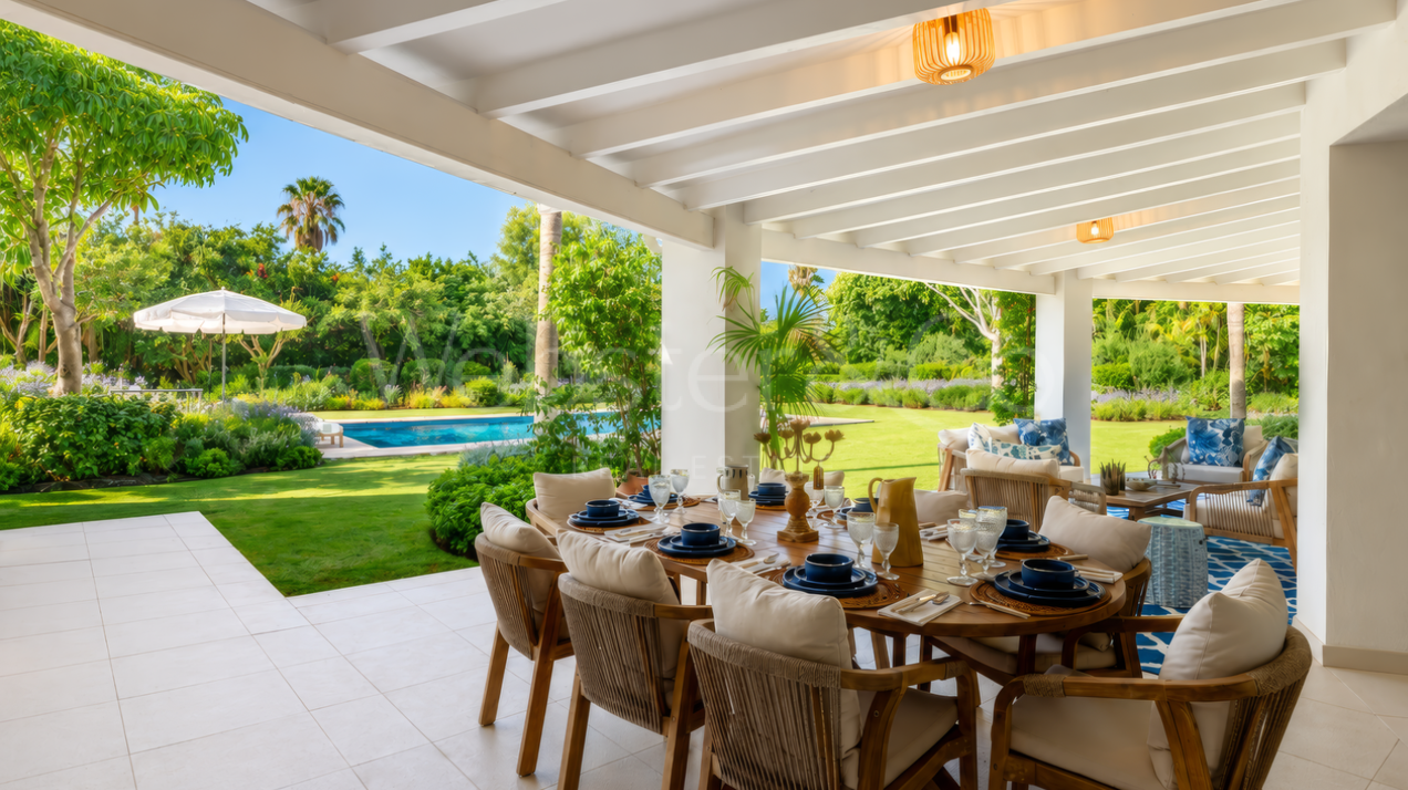 The Cerquilla Gardens - A Timeless Villa, Nueva Andalucia