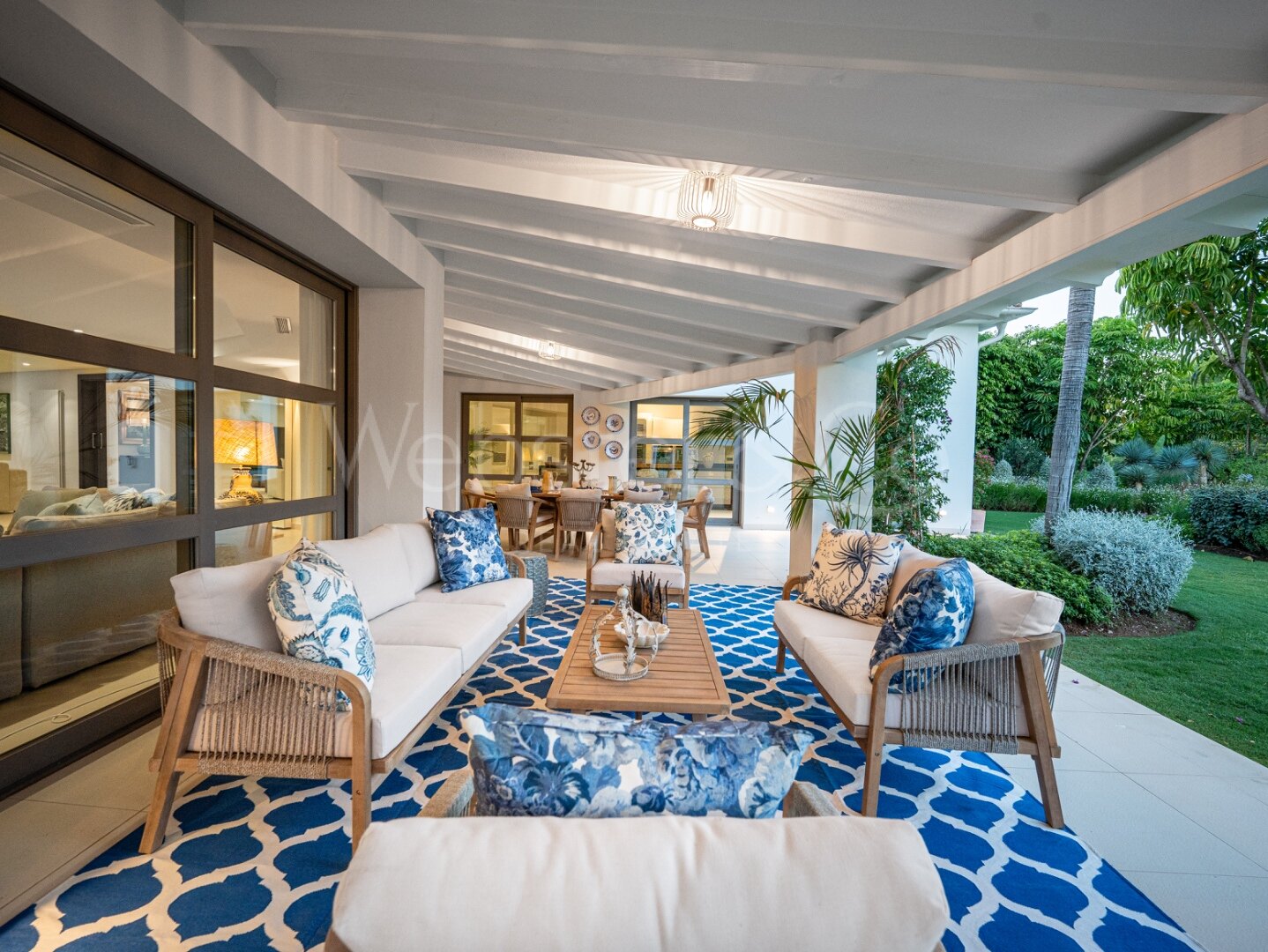 The Cerquilla Gardens - A Timeless Villa, Nueva Andalucia