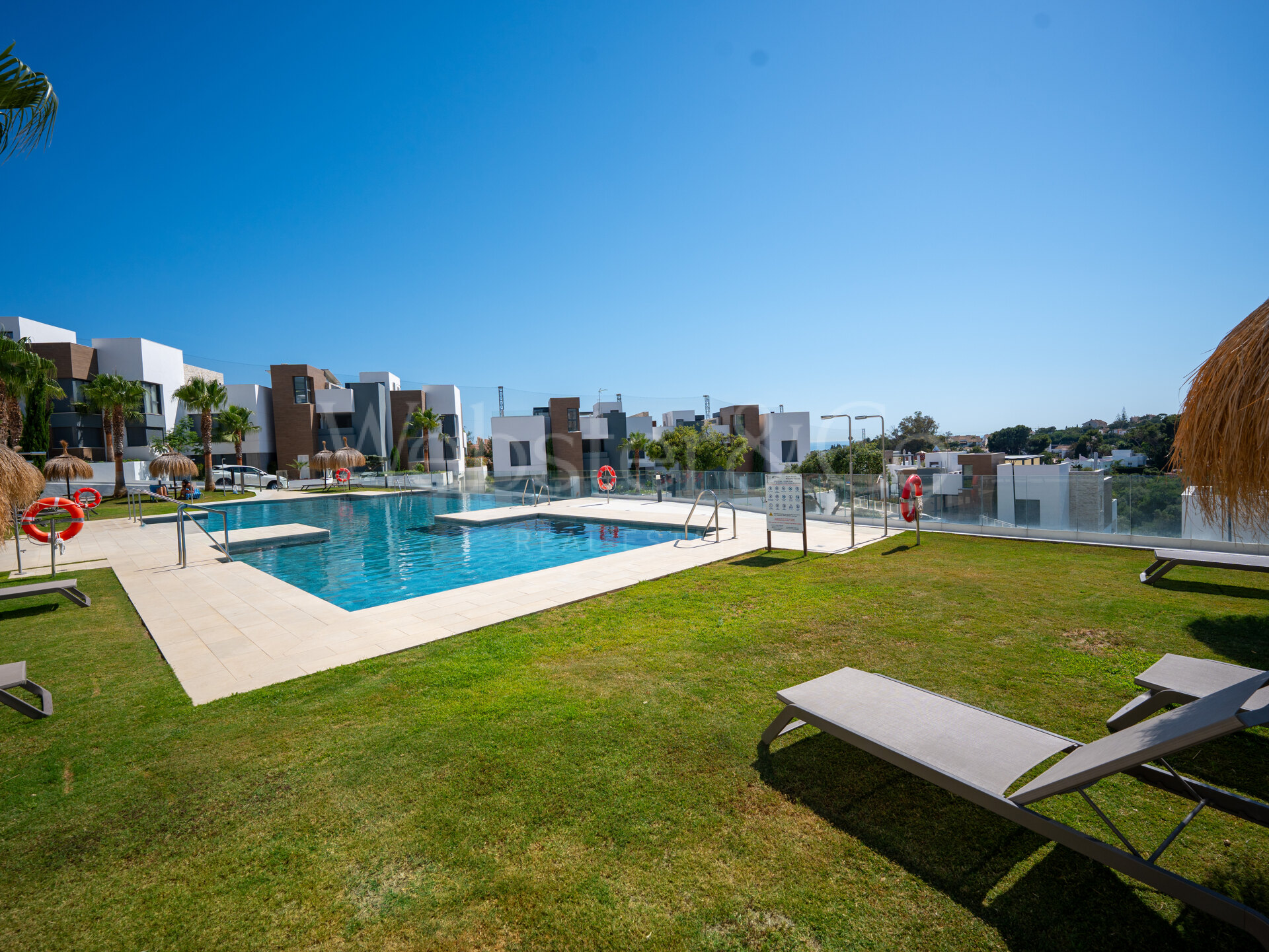 Apartment Nirvana - Lujo Enfrente de Golf, Cabopino