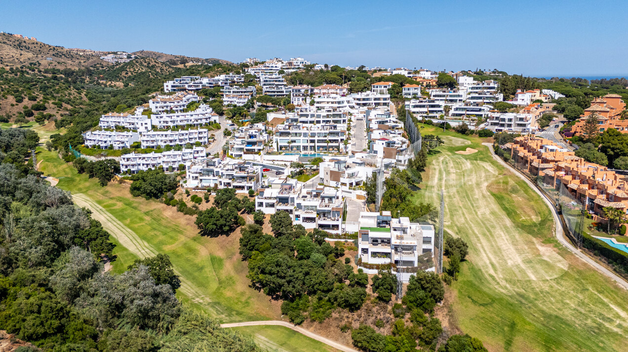 Apartment Nirvana - Golf Front Luxury, Cabopino