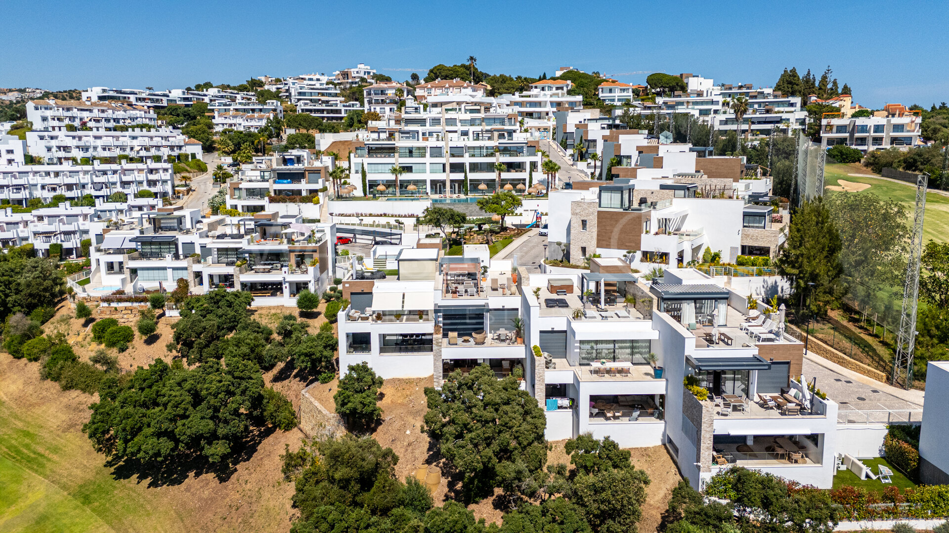Apartment Nirvana - Lujo Enfrente de Golf, Cabopino