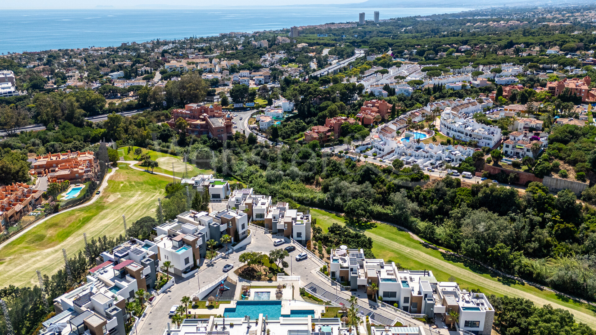 Apartment Nirvana - Lujo Enfrente de Golf, Cabopino