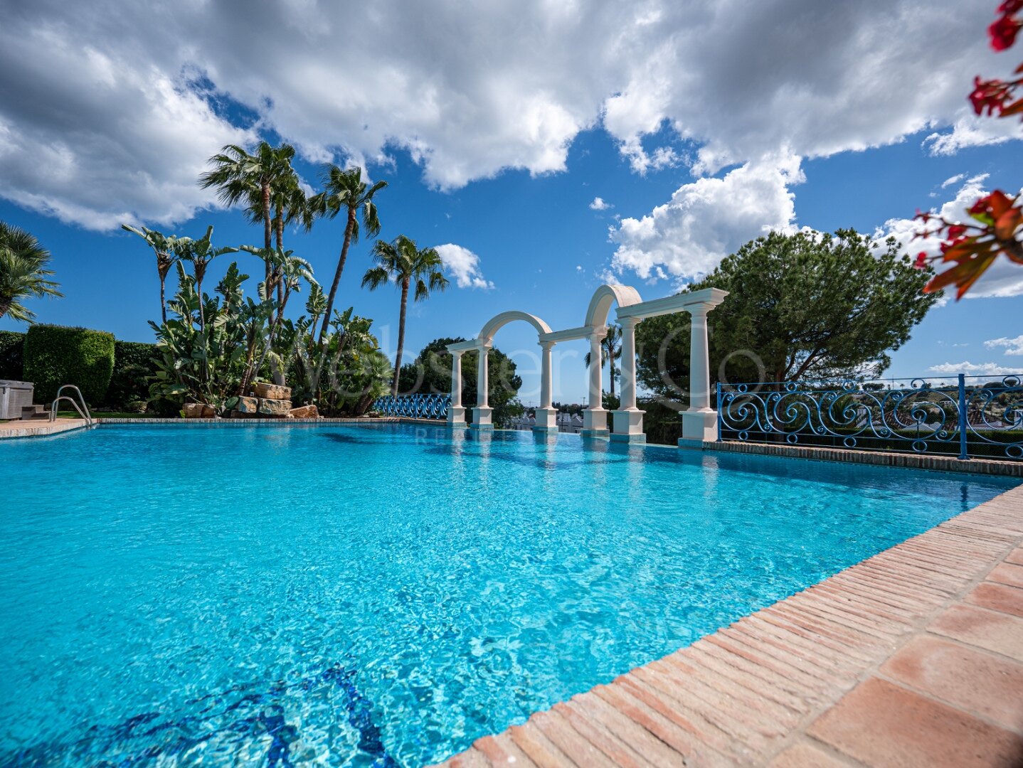 Aloha Palace - Opulent Villa in Nueva Andalucia