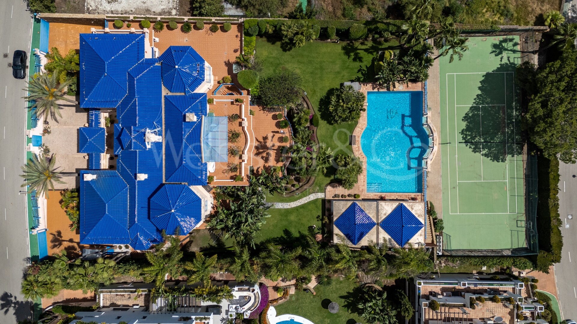 Aloha Palace - Opulent Villa in Nueva Andalucia