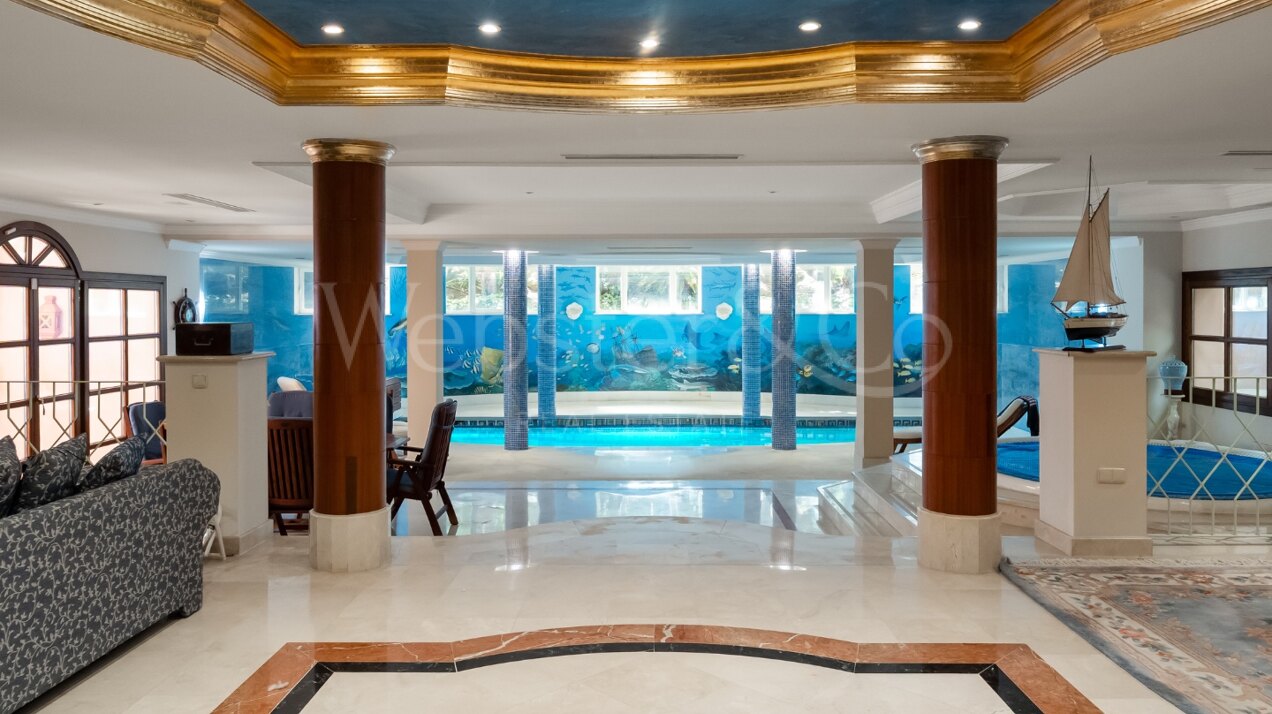 Aloha Palace - Opulent Villa in Nueva Andalucia