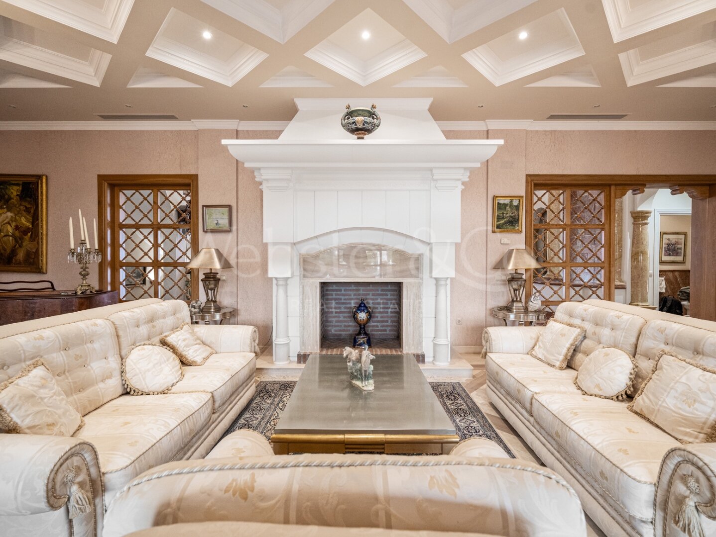 Aloha Palace - Opulent Villa in Nueva Andalucia