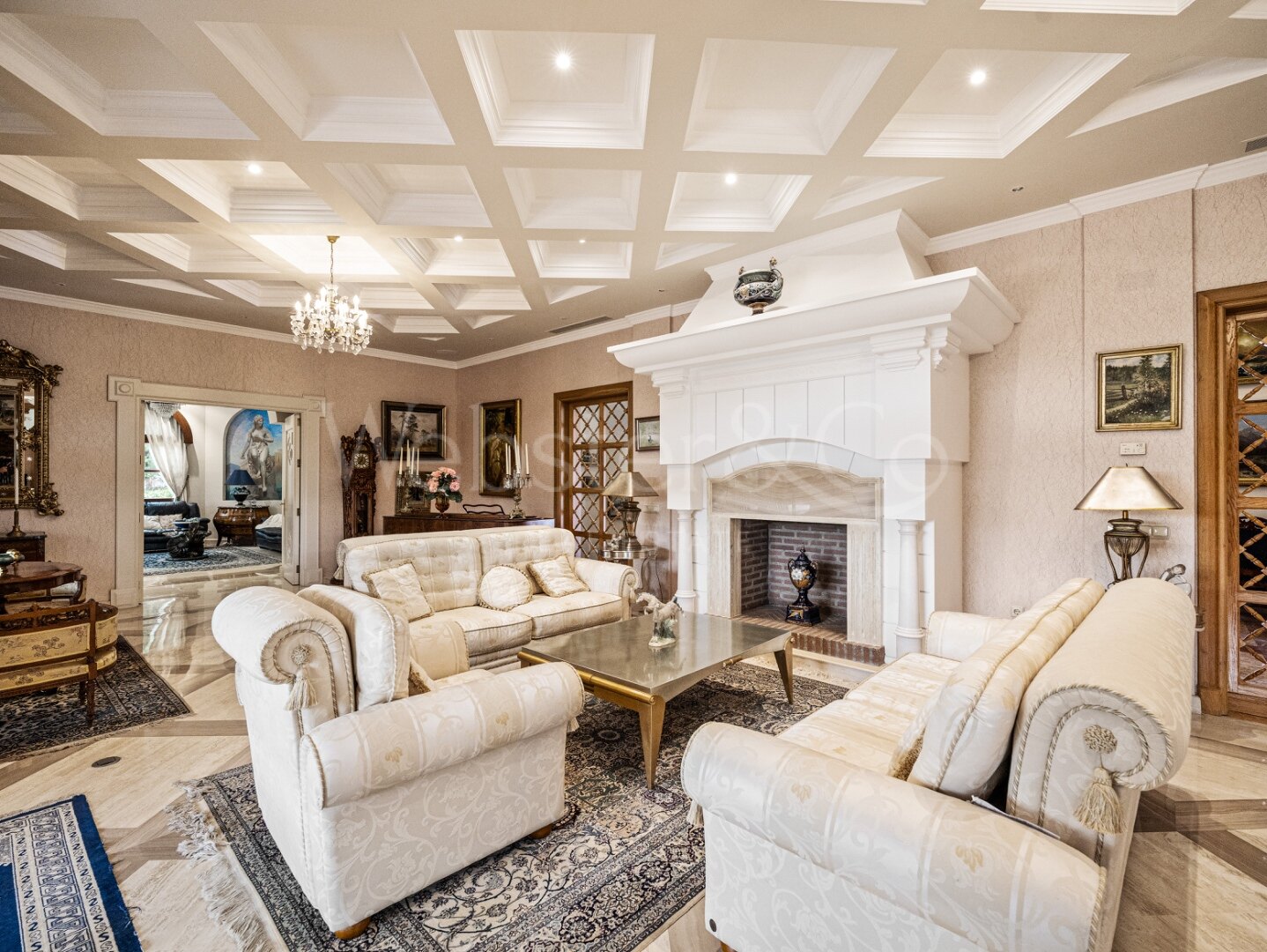 Aloha Palace - Opulent Villa in Nueva Andalucia