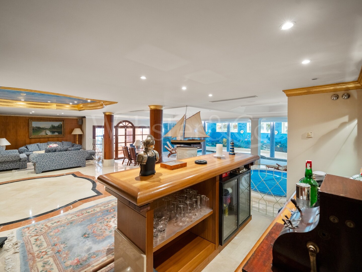 Aloha Palace - Opulent Villa in Nueva Andalucia