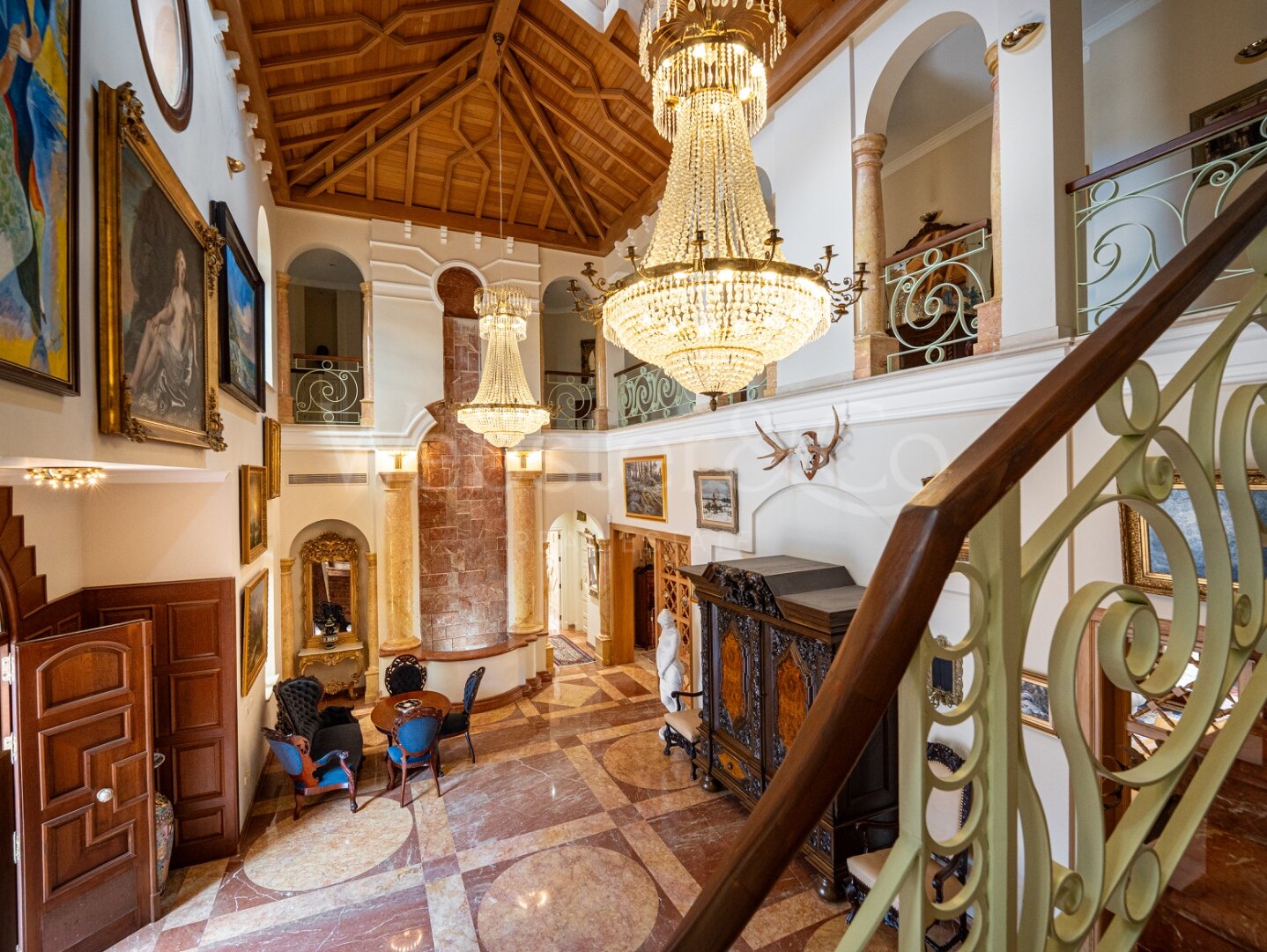 Aloha Palace - Opulent Villa in Nueva Andalucia