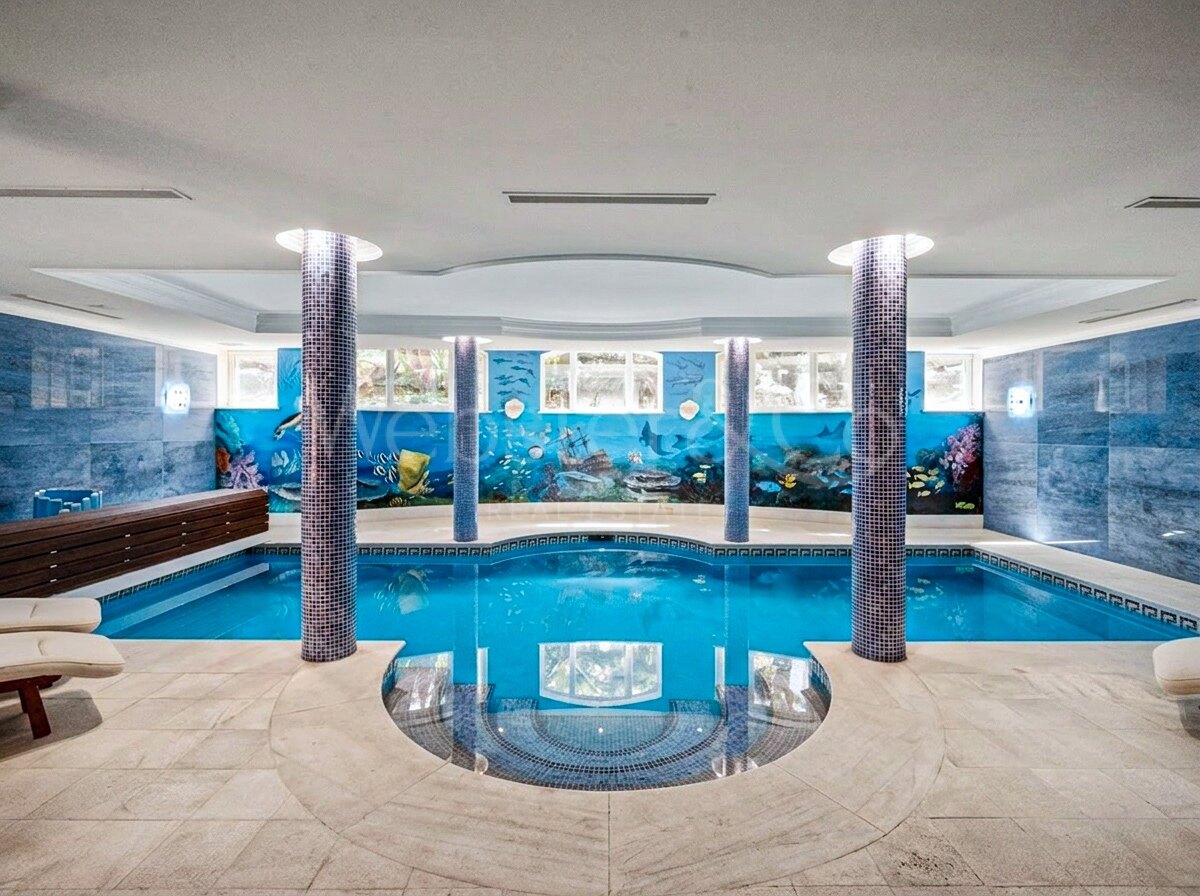 Aloha Palace - Opulent Villa in Nueva Andalucia
