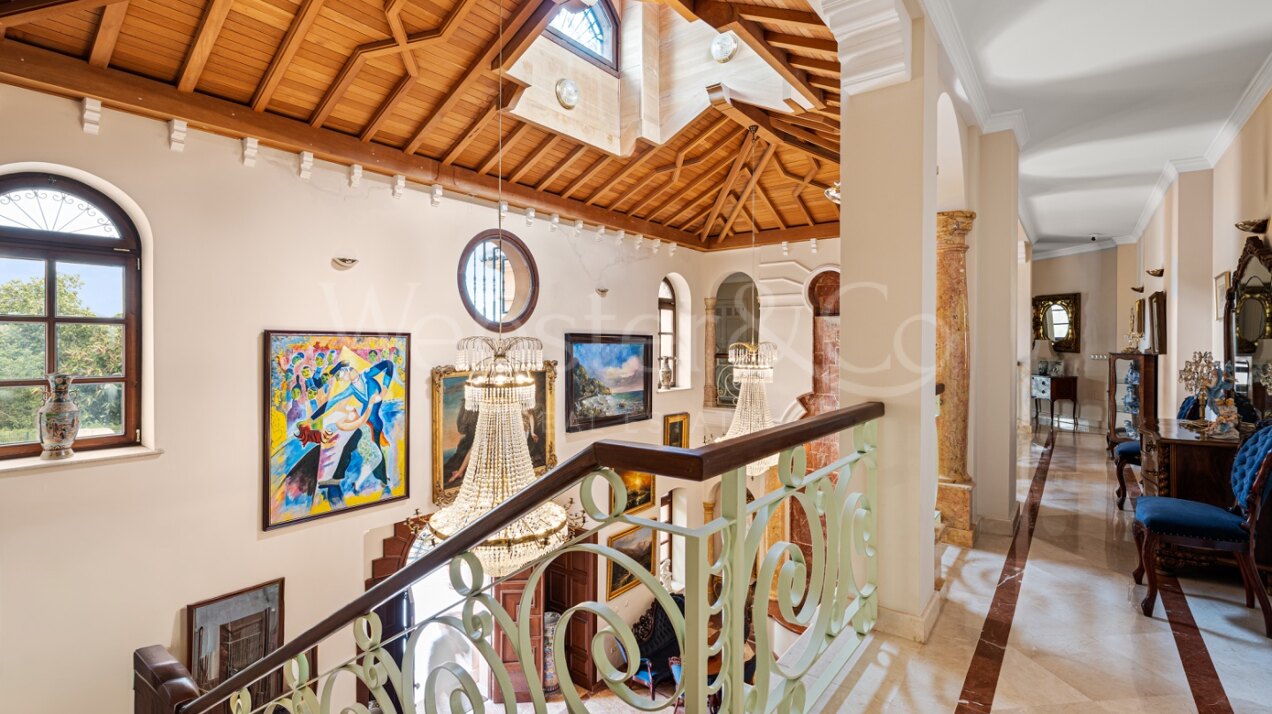 Aloha Palace - Opulent Villa in Nueva Andalucia