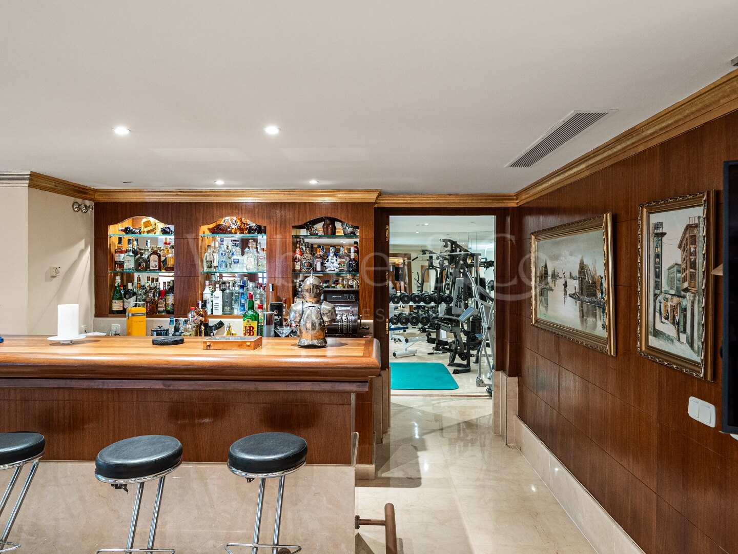 Aloha Palace - Opulent Villa in Nueva Andalucia