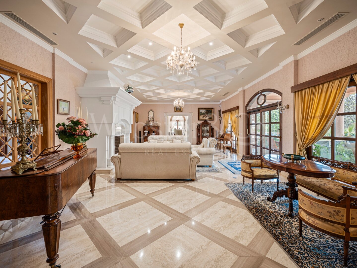 Aloha Palace - Opulent Villa in Nueva Andalucia