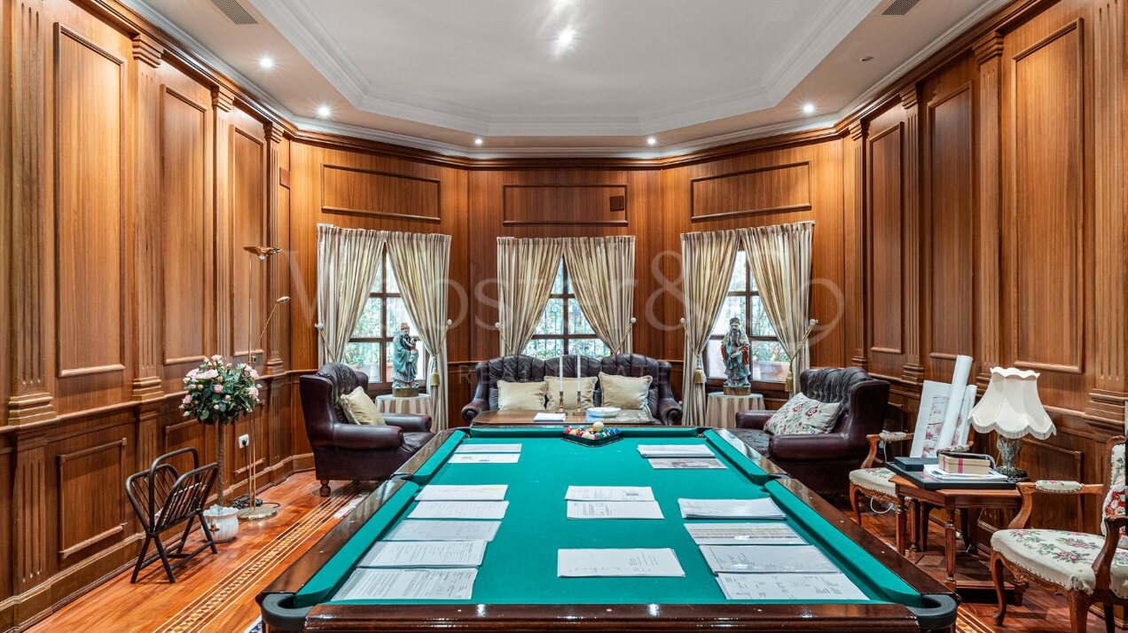 Aloha Palace - Opulent Villa in Nueva Andalucia