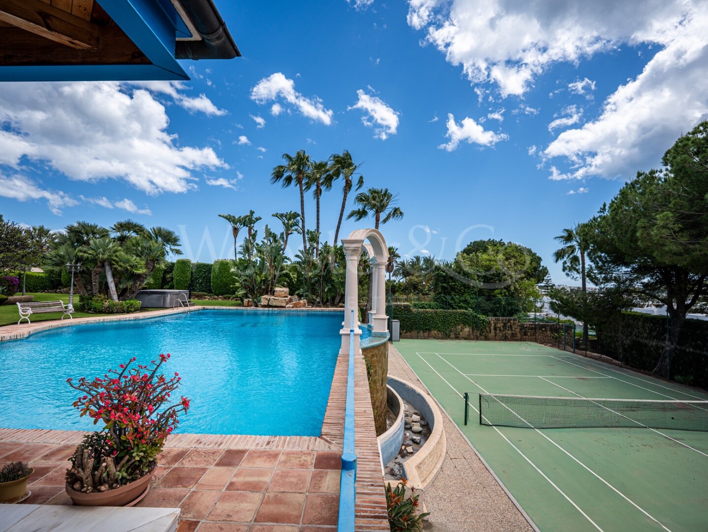 Aloha Palace - Opulent Villa in Nueva Andalucia