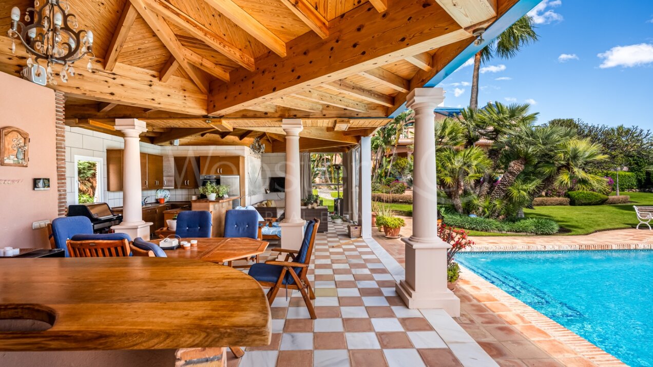 Aloha Palace - Opulent Villa in Nueva Andalucia