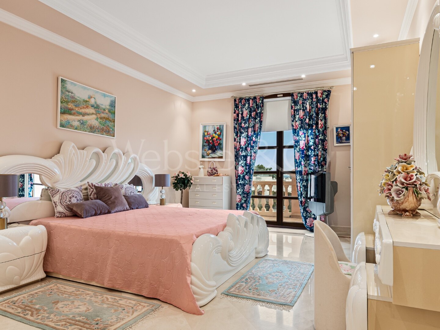 Aloha Palace - Opulent Villa in Nueva Andalucia