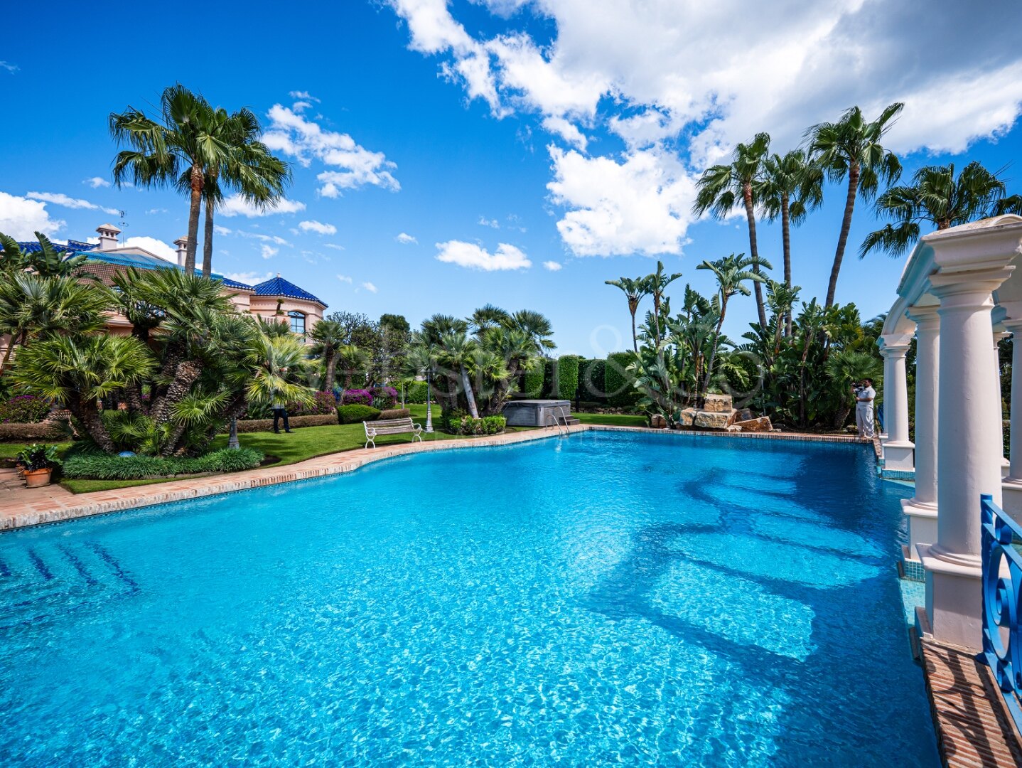 Aloha Palace - Opulent Villa in Nueva Andalucia