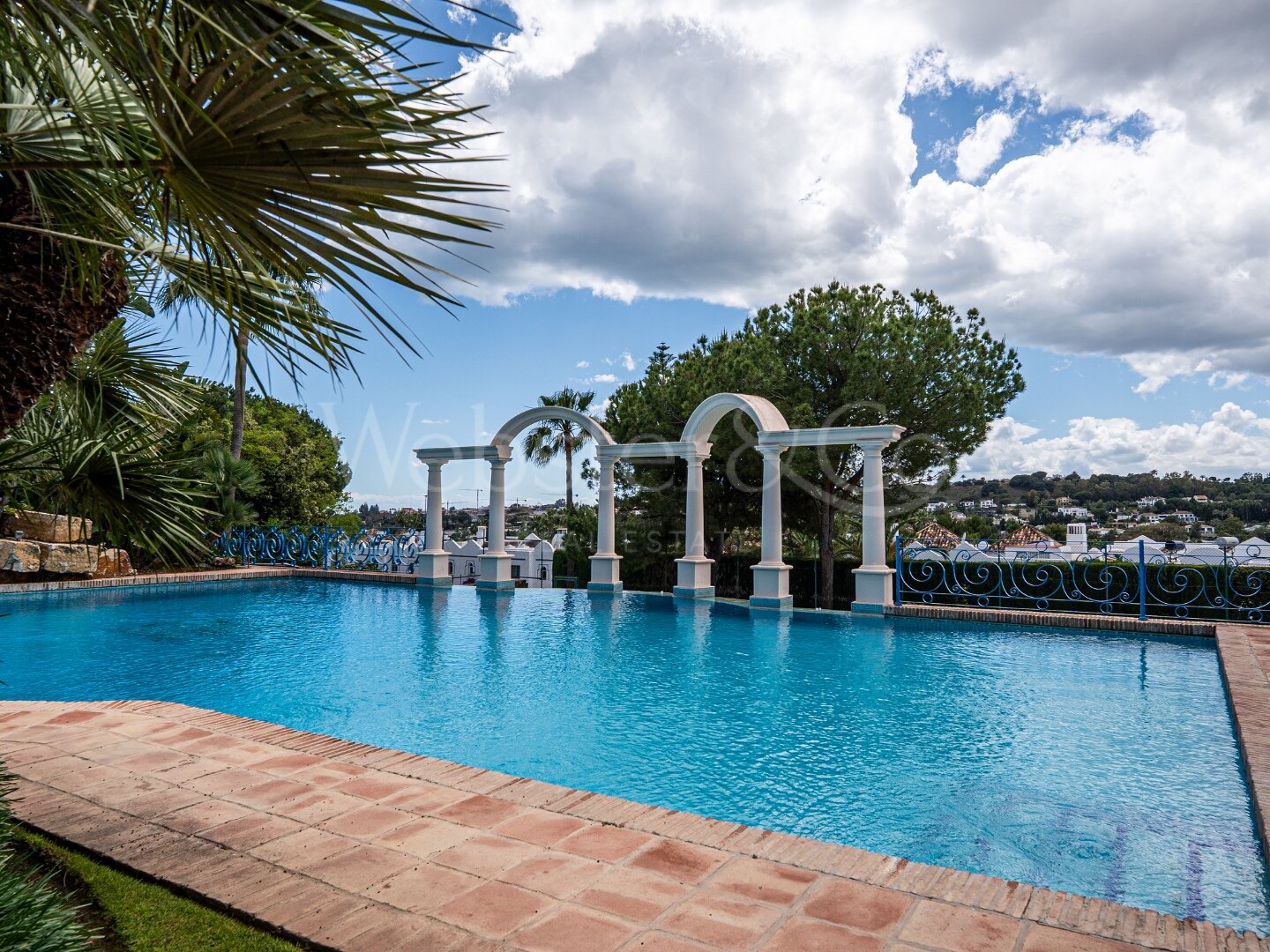 Aloha Palace - Opulent Villa in Nueva Andalucia