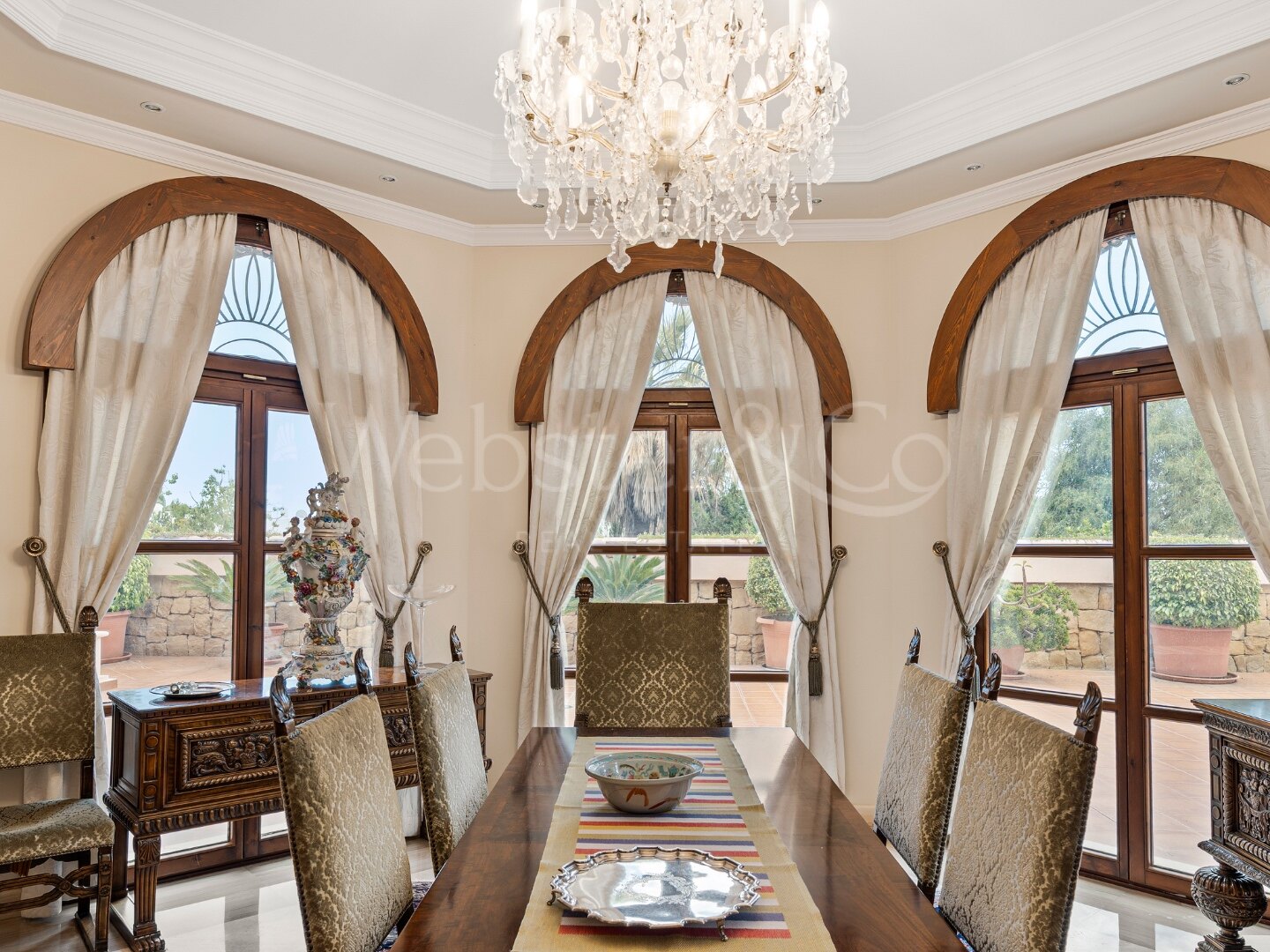Aloha Palace - Opulent Villa in Nueva Andalucia