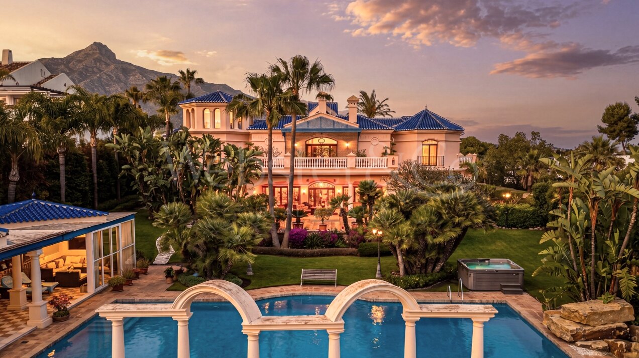 Aloha Palace - Opulent Villa in Nueva Andalucia