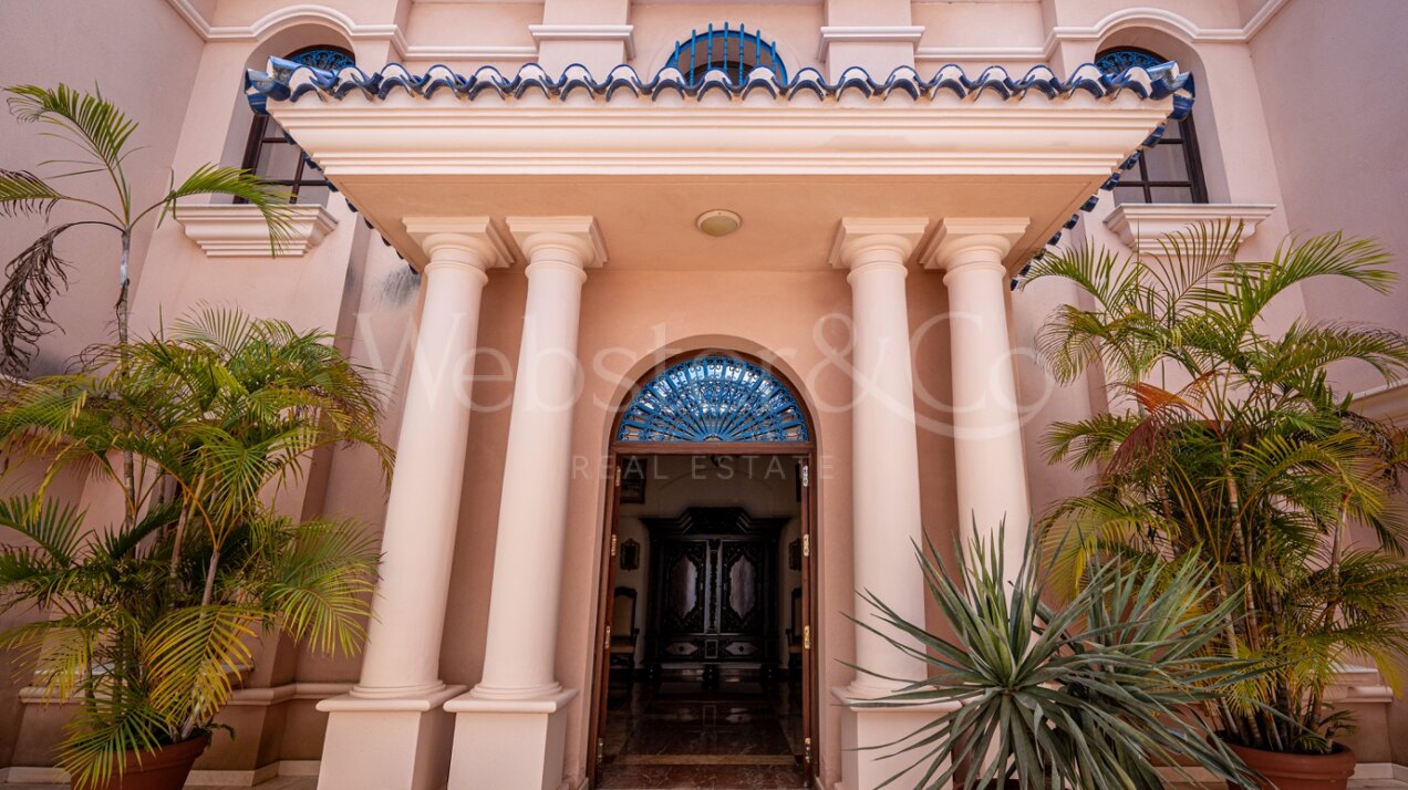 Aloha Palace - Opulent Villa in Nueva Andalucia