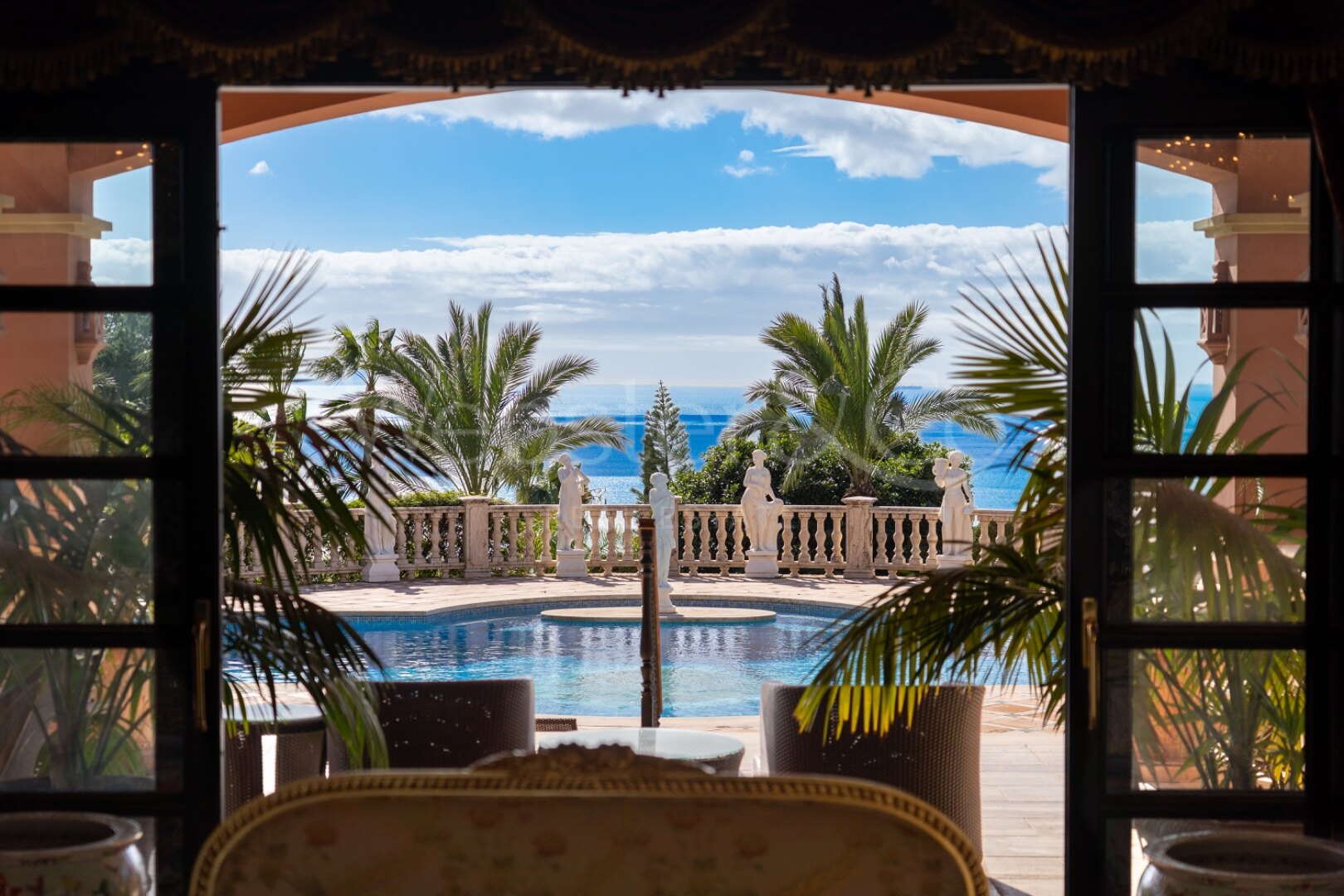 Casa Medusa - Luxurious Property in Sierra Blanca