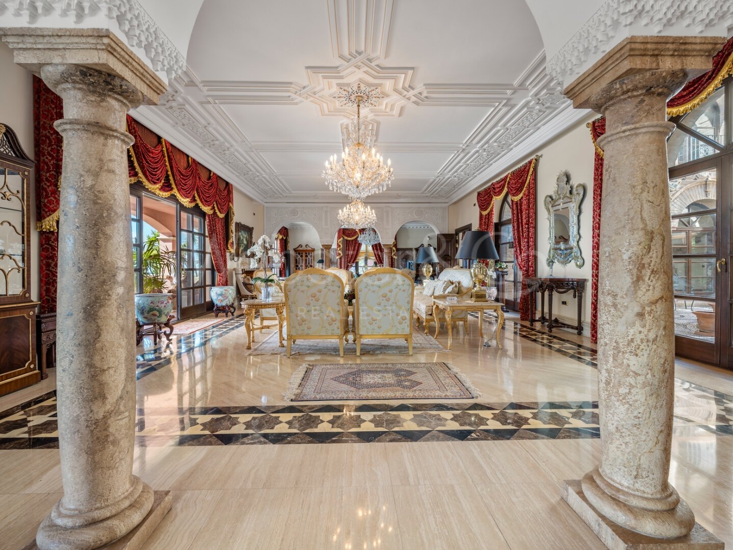 Casa Medusa - Luxurious Property in Sierra Blanca