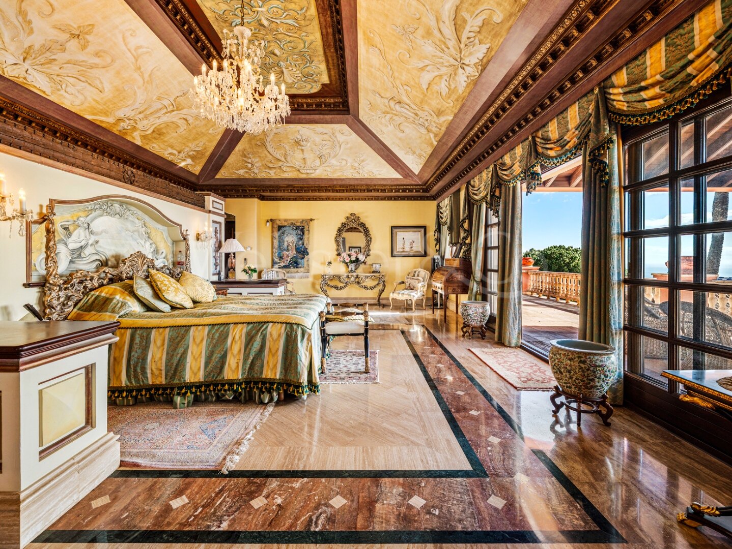 Casa Medusa - Luxurious Property in Sierra Blanca