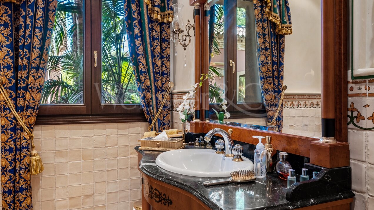 Casa Medusa - Luxurious Property in Sierra Blanca