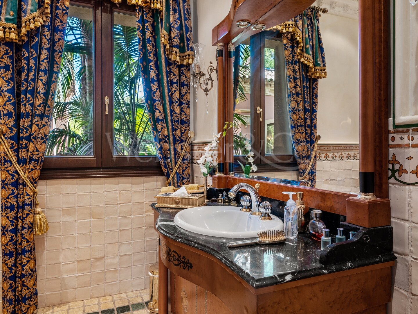 Casa Medusa - Luxurious Property in Sierra Blanca