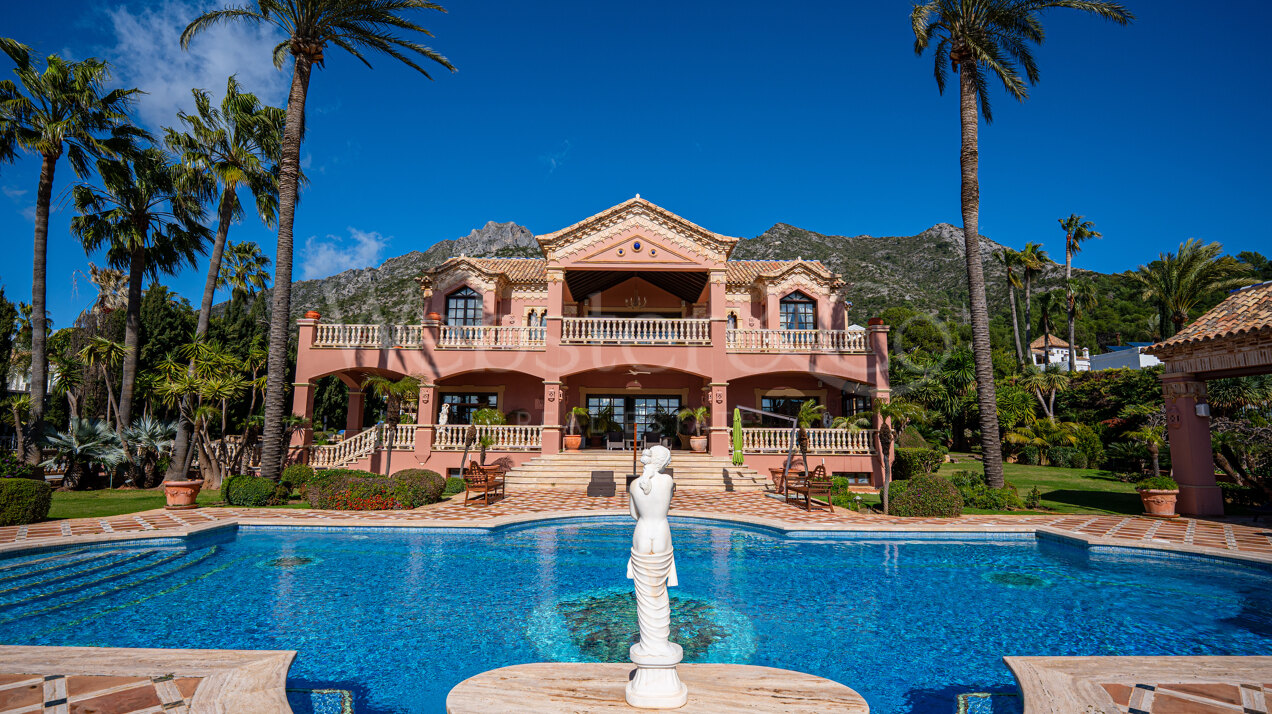 Casa Medusa - Luxurious Property in Sierra Blanca